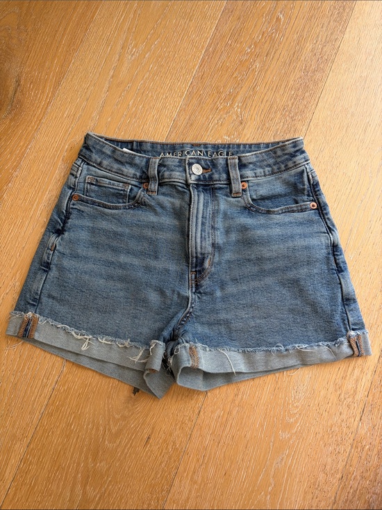American Eagle Outfitters Pants - Women’s American Eagle Mom Shorts Size 2